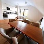 Maisonette Fuer 9 Personen Gym & Parkplatz 7 Min Zum Flughafen * Dusseldorf