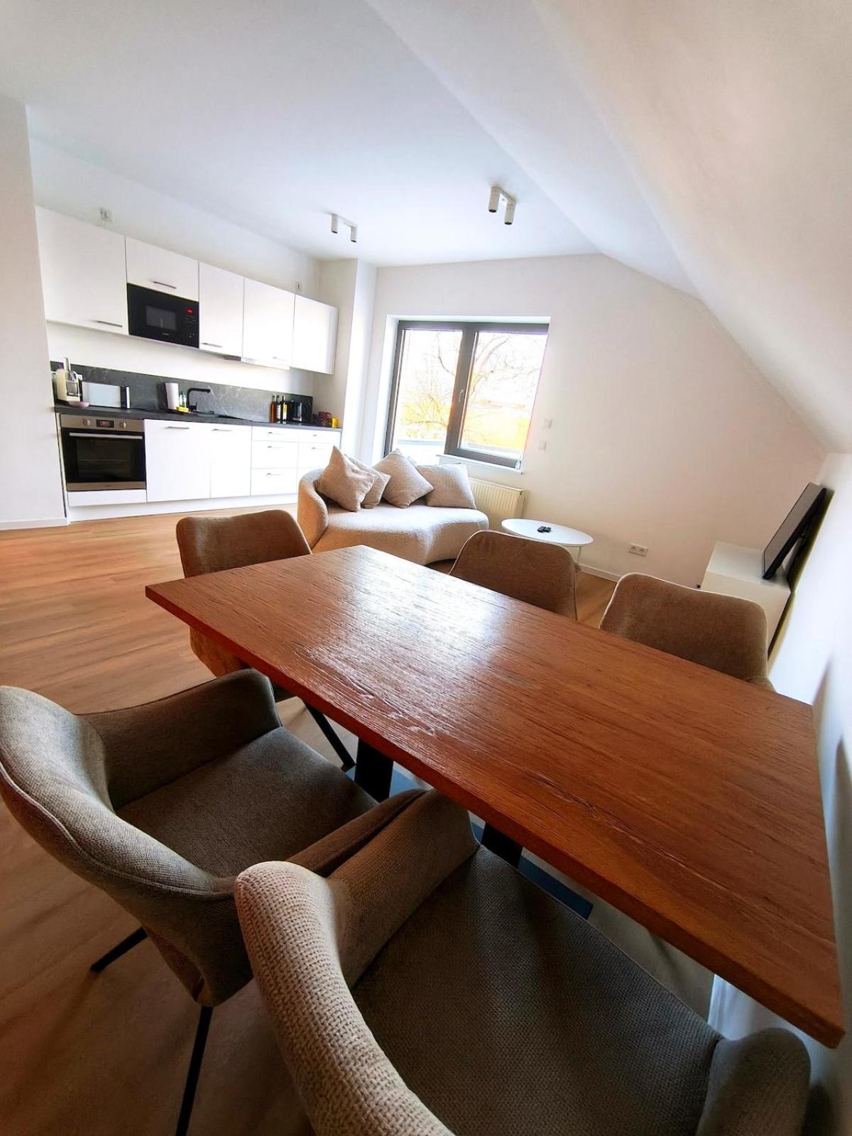 Maisonette Fuer 9 Personen Gym & Parkplatz 7 Min Zum Flughafen * Düsseldorf