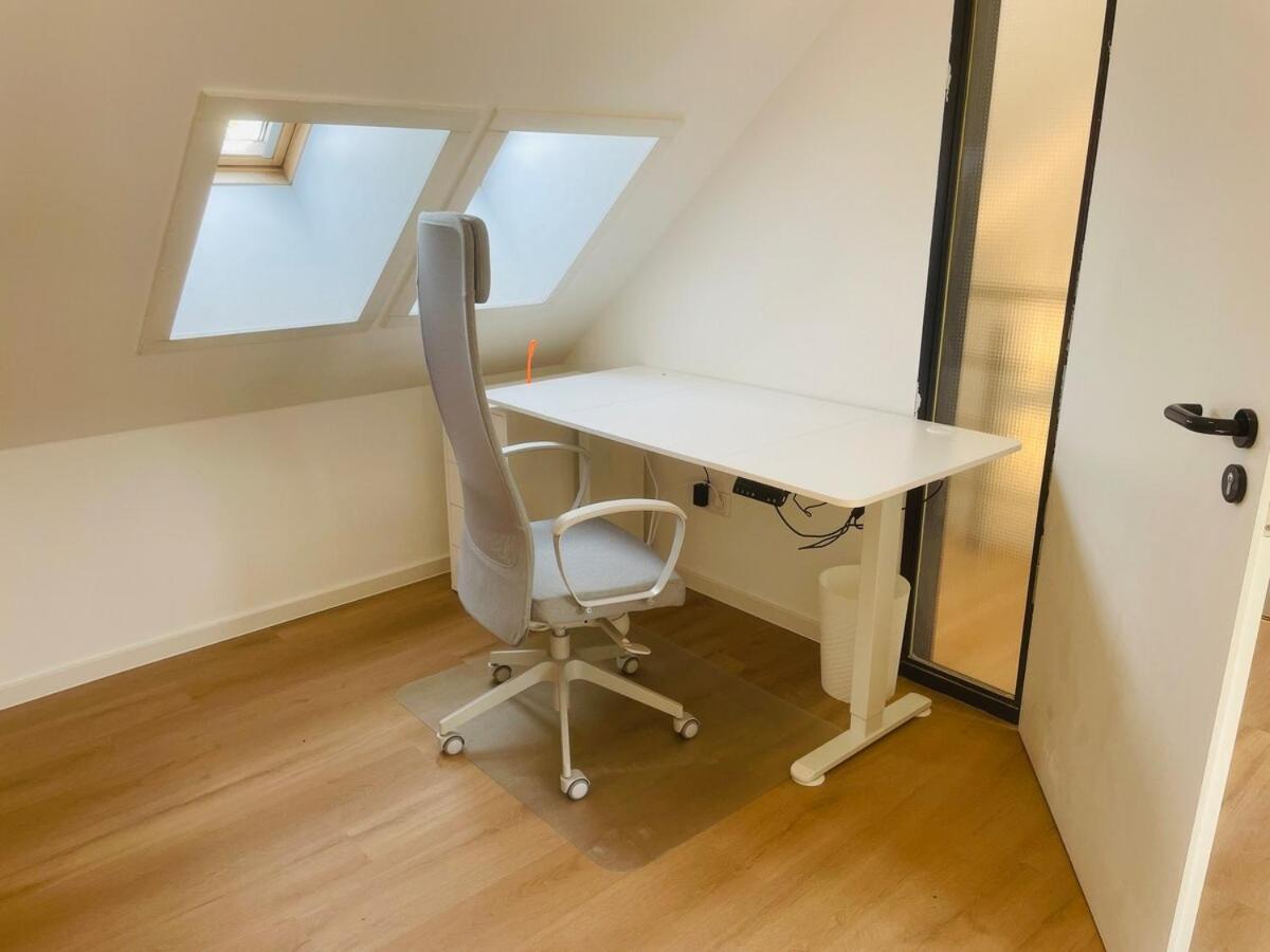 Maisonette Fuer 9 Personen Gym & Parkplatz 7 Min Zum Flughafen Appartement Düsseldorf
