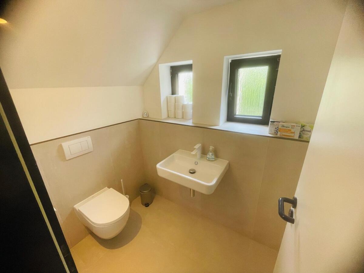 Apartment Maisonette-wohnung In Stadtvilla Mit 3 Sz & Gym& Parkplaetze Dusseldorf