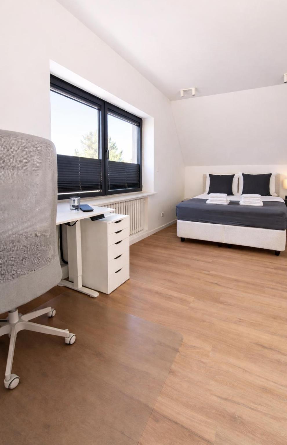 Maisonette Fuer 9 Personen Gym & Parkplatz 7 Min Zum Flughafen Düsseldorf