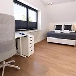 Maisonette-wohnung In Stadtvilla Mit 3 Sz&gym& Parkplätze Düsseldorf