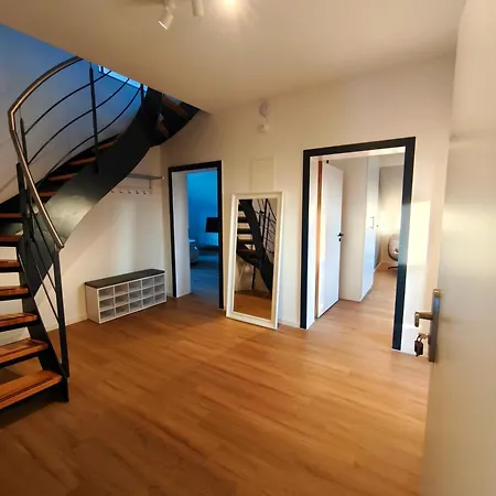 Maisonette Fuer 9 Personen Gym & Parkplatz 7 Min Zum Flughafen * Dusseldorf