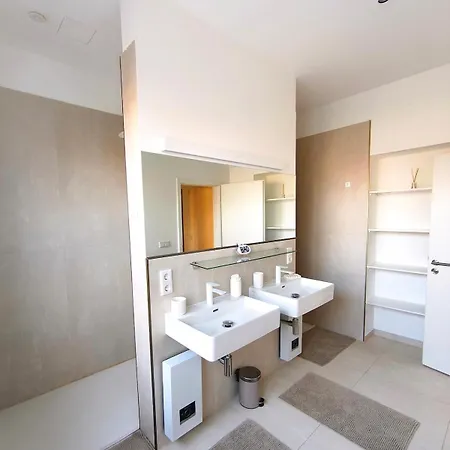 Maisonette Fuer 9 Personen Gym & Parkplatz 7 Min Zum Flughafen * Dusseldorf